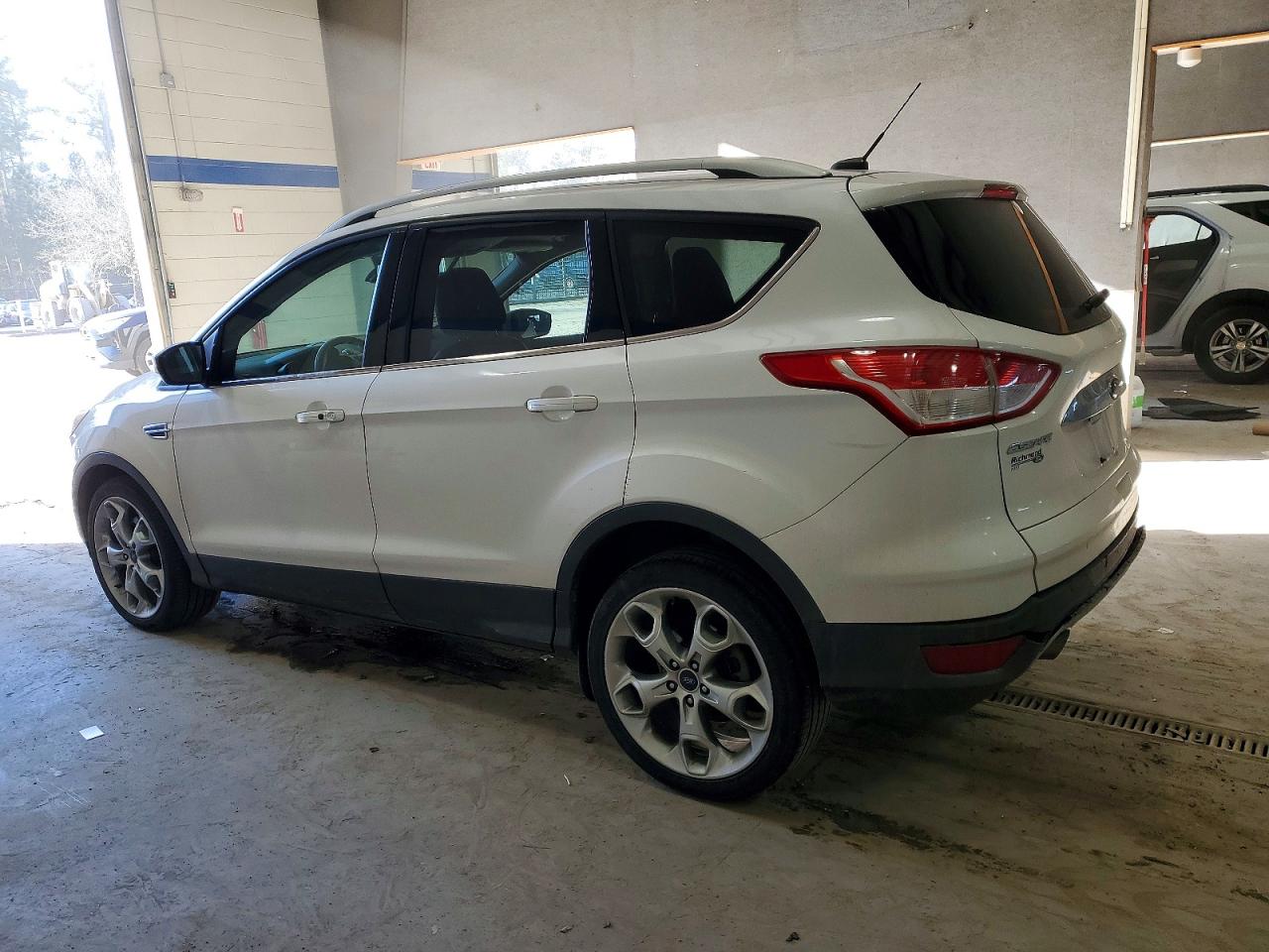 2015 FORD ESCAPE TITANIUM photo 2