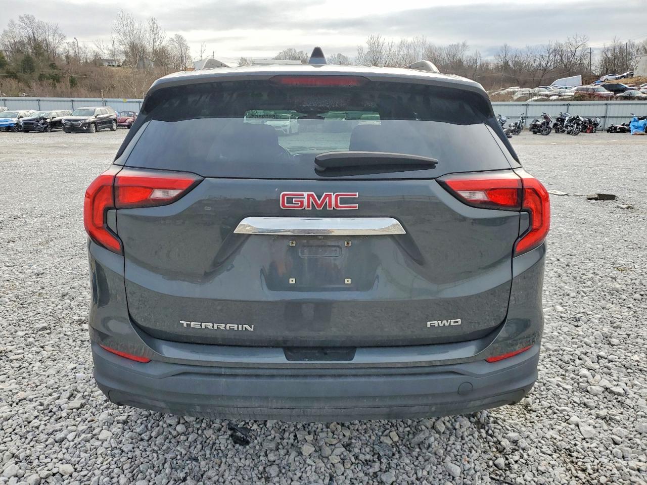 2018 GMC TERRAIN SLE photo 6