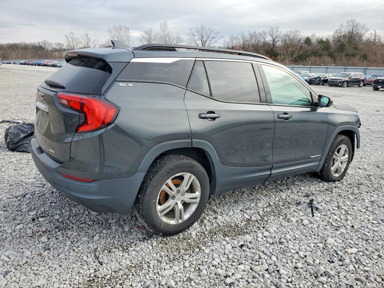 2018 GMC TERRAIN SLE photo 3