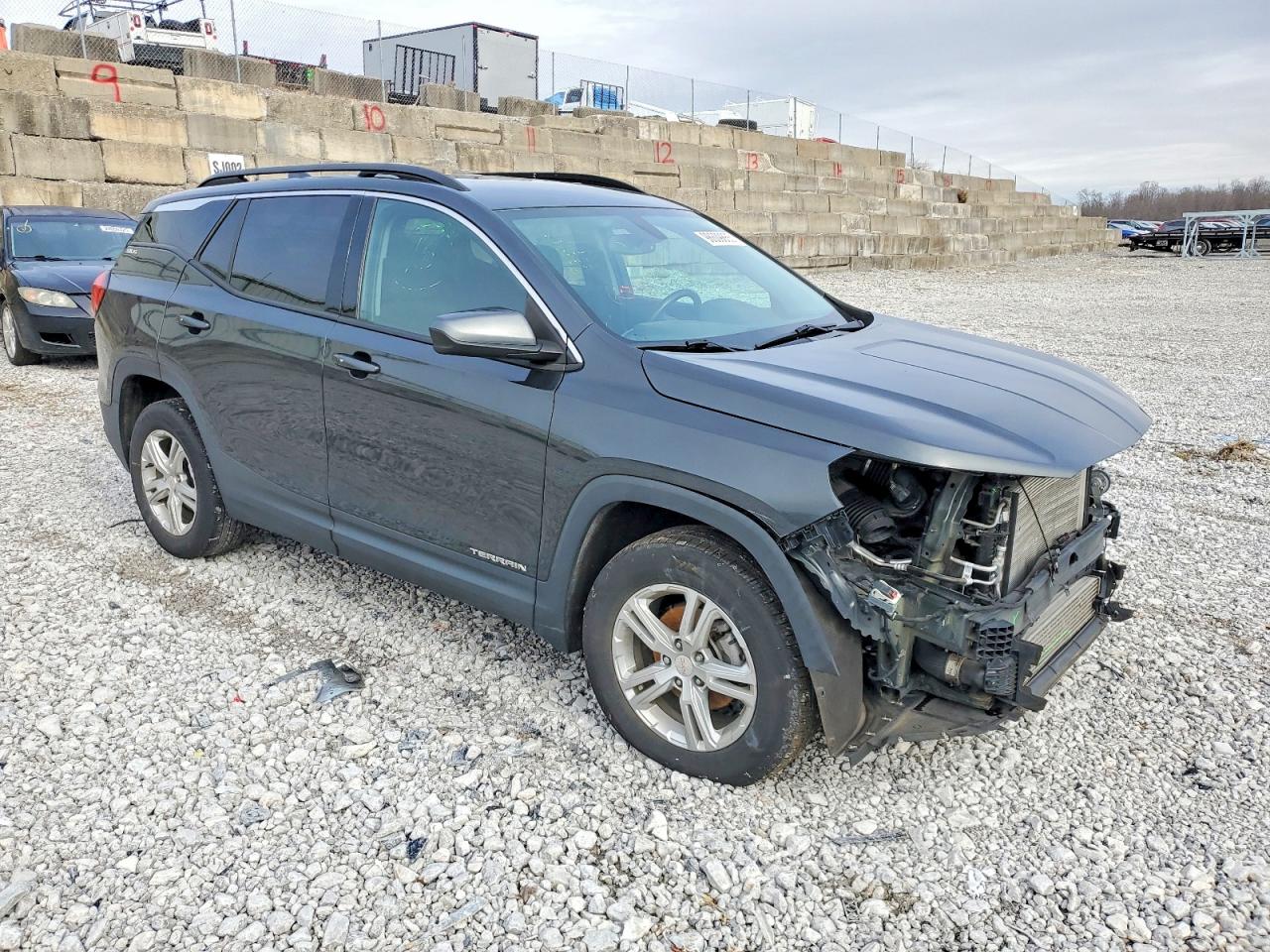 2018 GMC TERRAIN SLE photo 4