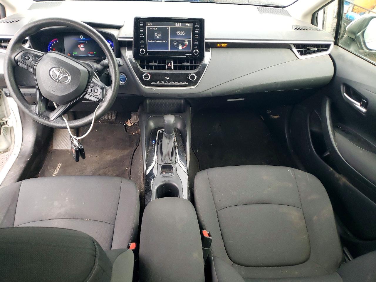 2021 TOYOTA COROLLA LE photo 8