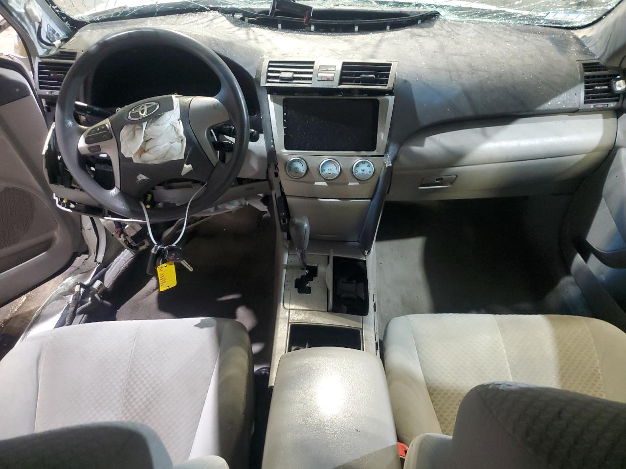 2009 TOYOTA CAMRY BASE photo 8