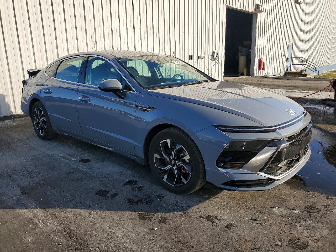 2025 HYUNDAI SONATA SEL photo 4