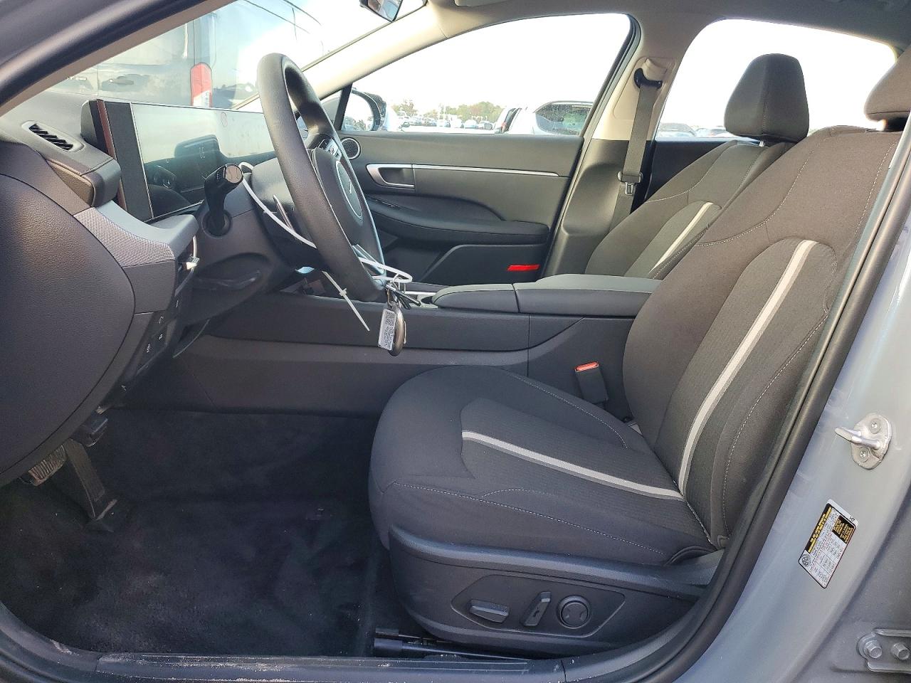 2025 HYUNDAI SONATA SEL photo 7