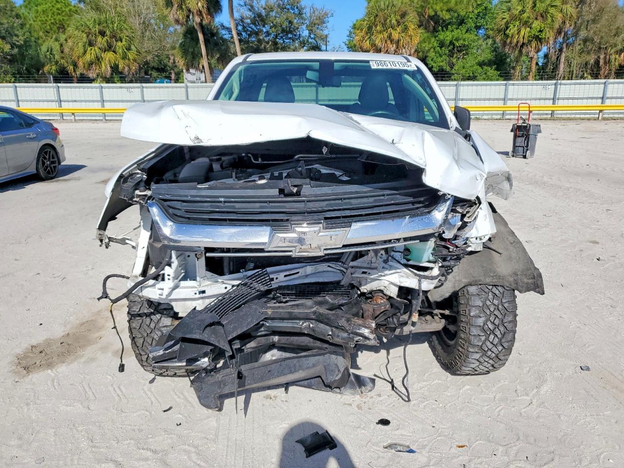 2019 CHEVROLET COLORADO photo 5