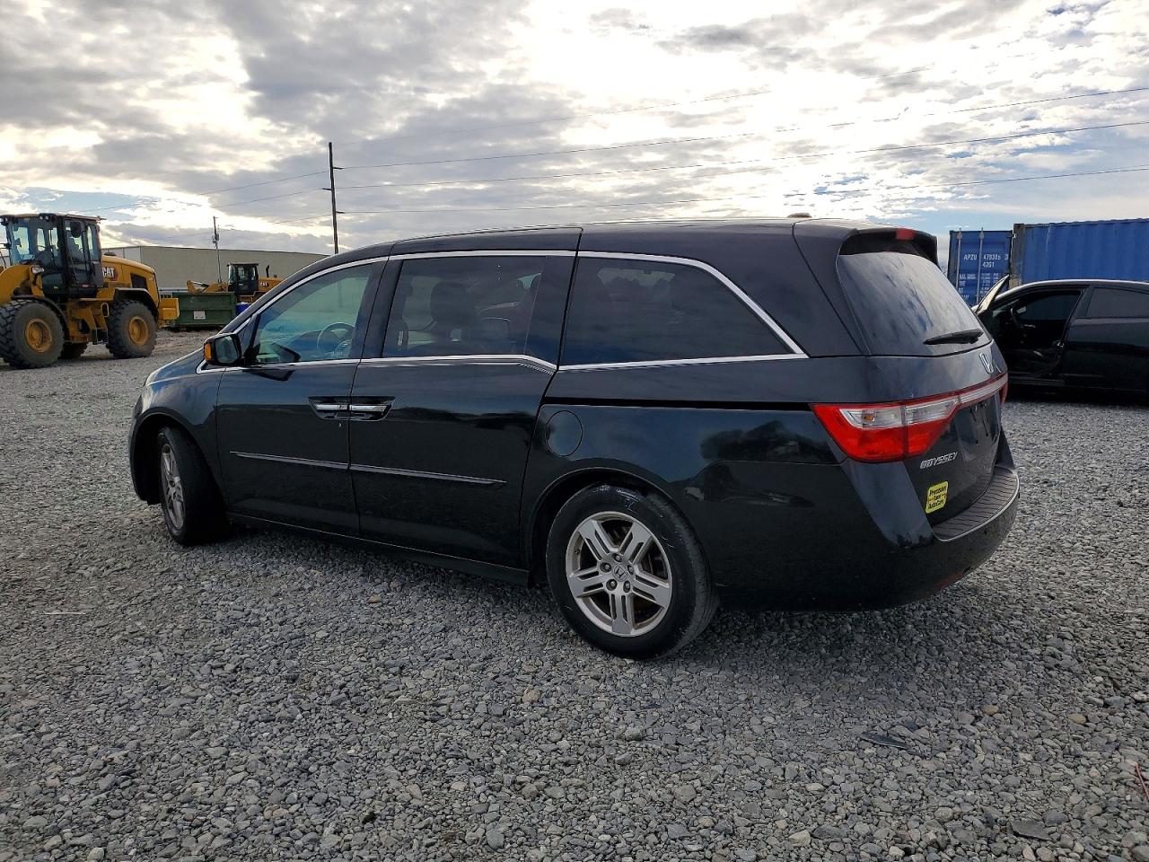 2012 HONDA ODYSSEY TOURING photo 2
