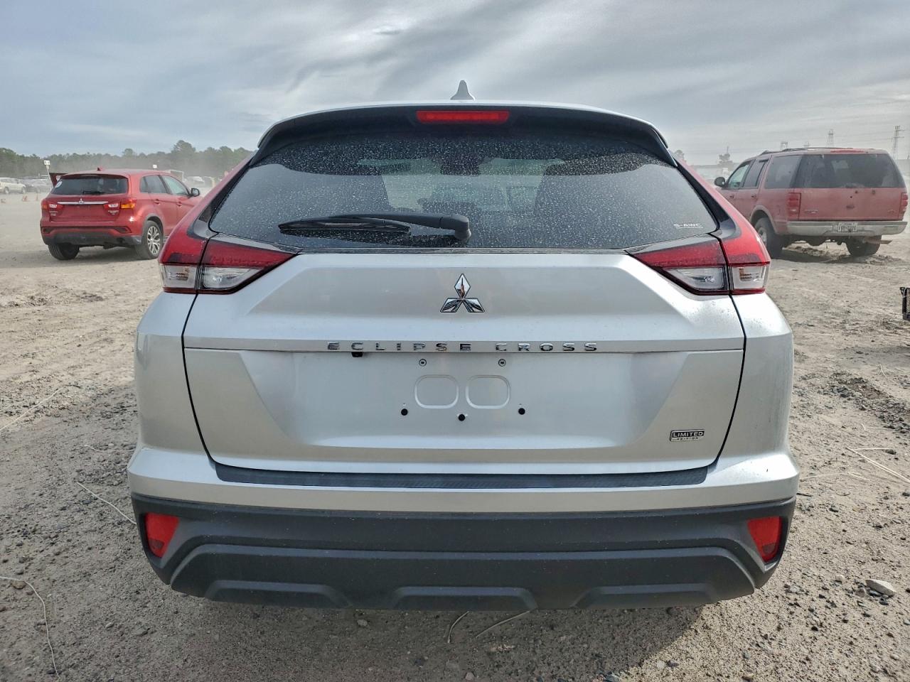 2025 MITSUBISHI ECLIPSE CROSS LE photo 6