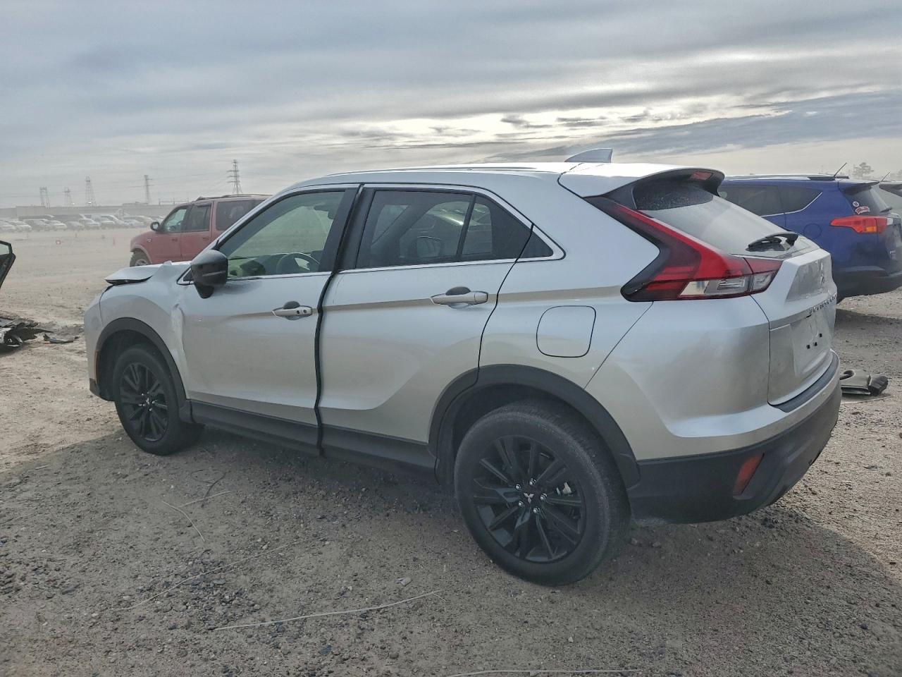 2025 MITSUBISHI ECLIPSE CROSS LE photo 2