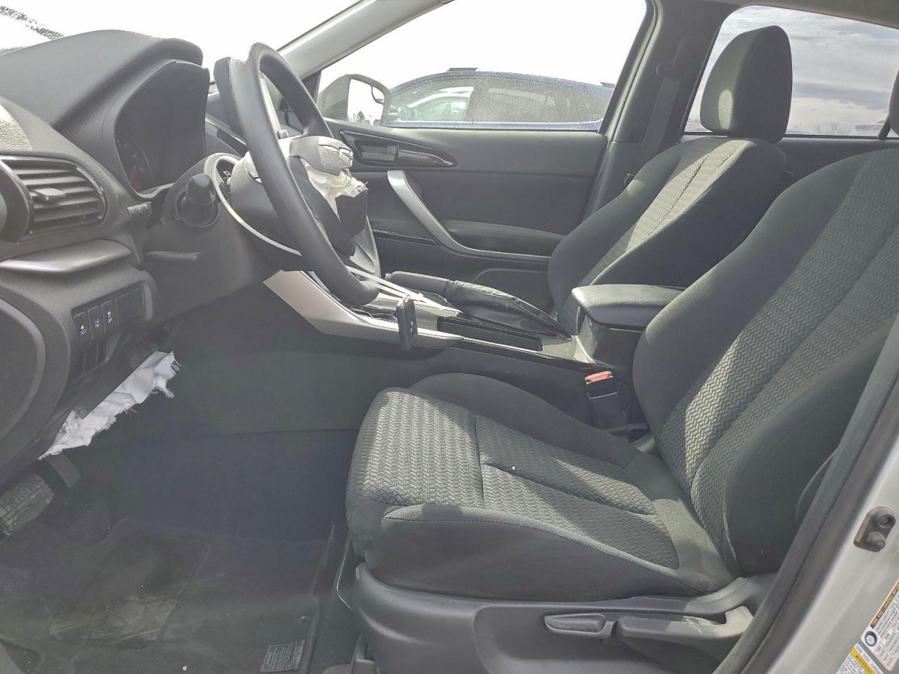 2025 MITSUBISHI ECLIPSE CROSS LE photo 7