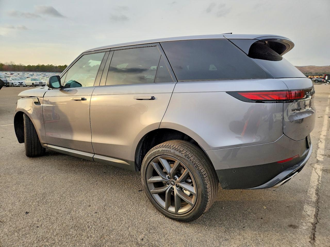 2025 LAND ROVER RANGE ROVER SPORT SE photo 2