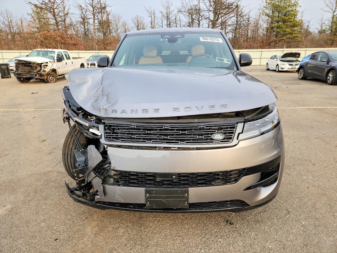 2025 LAND ROVER RANGE ROVER SPORT SE photo 5