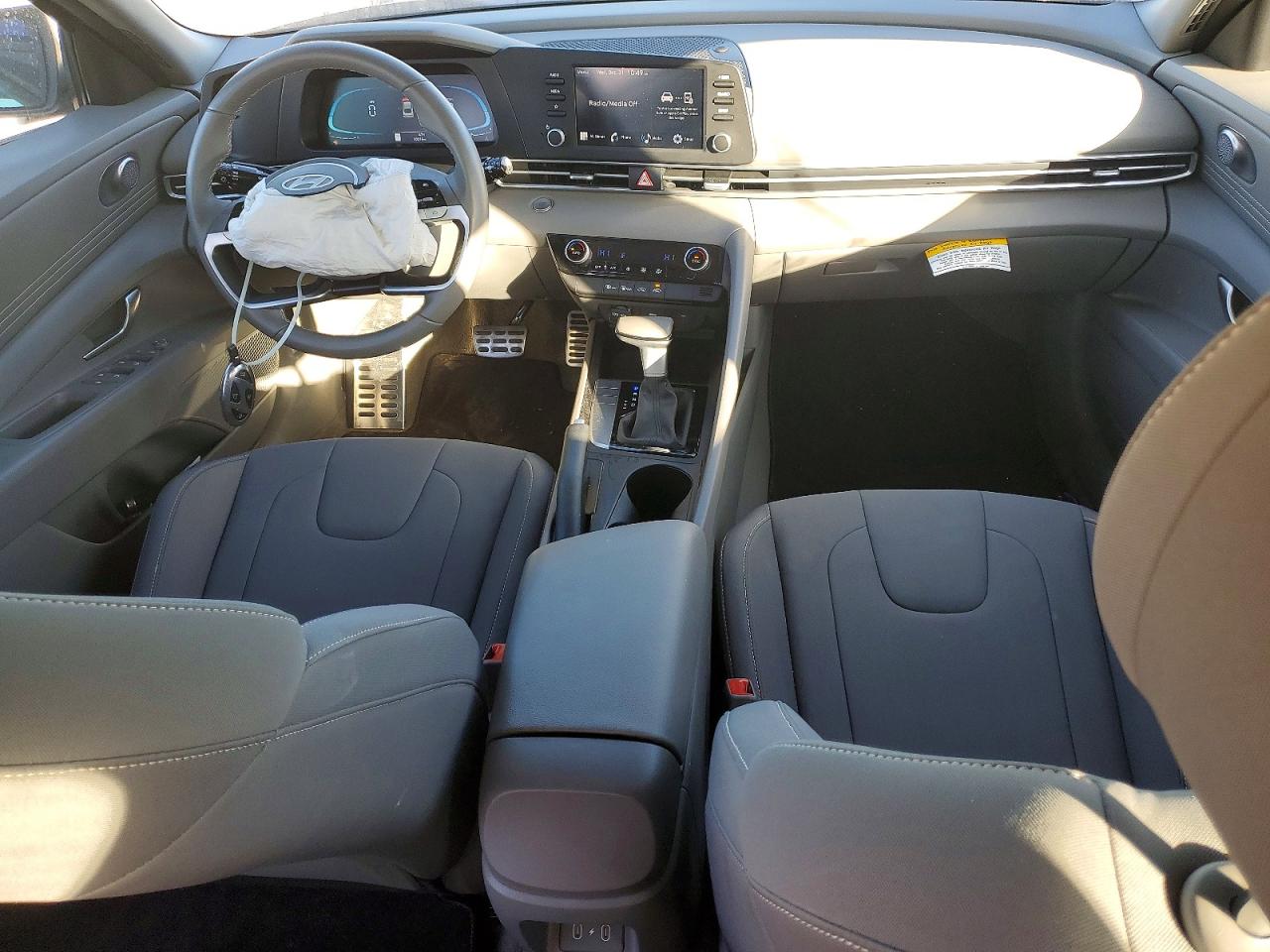 2025 HYUNDAI ELANTRA SEL SPORT photo 8