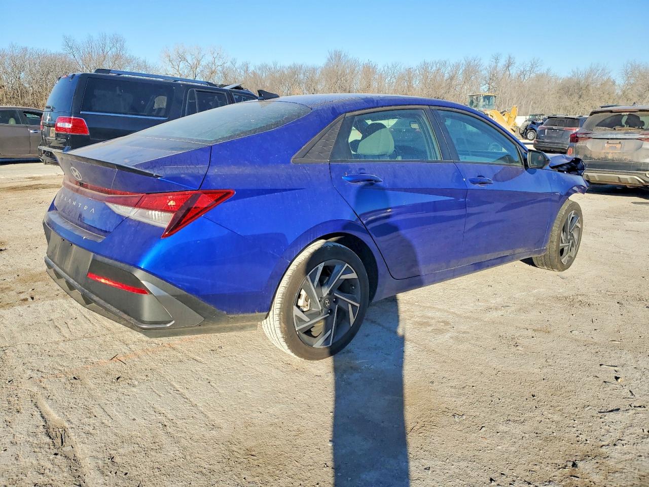 2025 HYUNDAI ELANTRA SEL SPORT photo 3