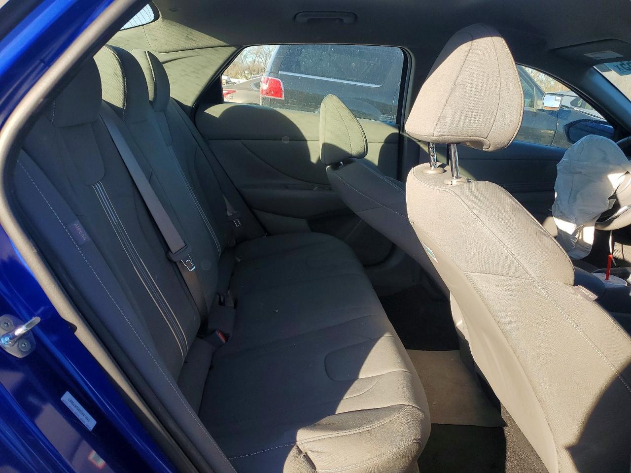 2025 HYUNDAI ELANTRA SEL SPORT photo 10