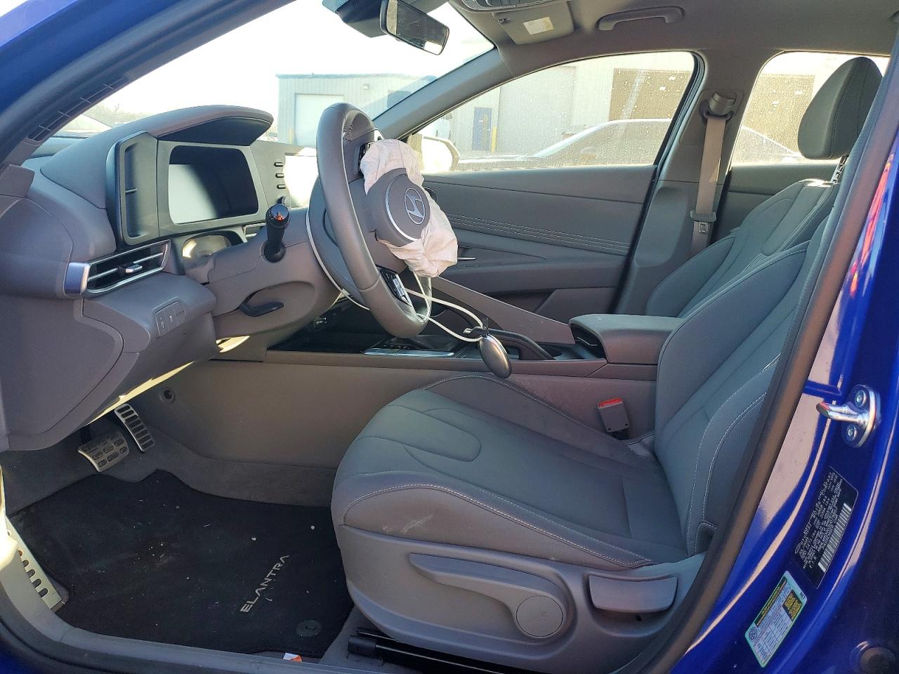 2025 HYUNDAI ELANTRA SEL SPORT photo 7