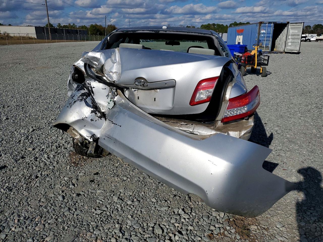 2011 TOYOTA CAMRY BASE photo 6