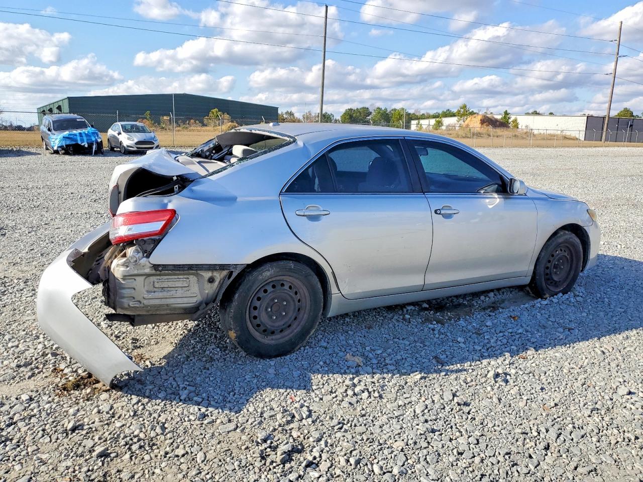 2011 TOYOTA CAMRY BASE photo 3