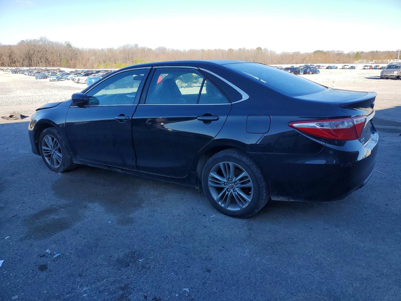 2017 TOYOTA CAMRY LE photo 2