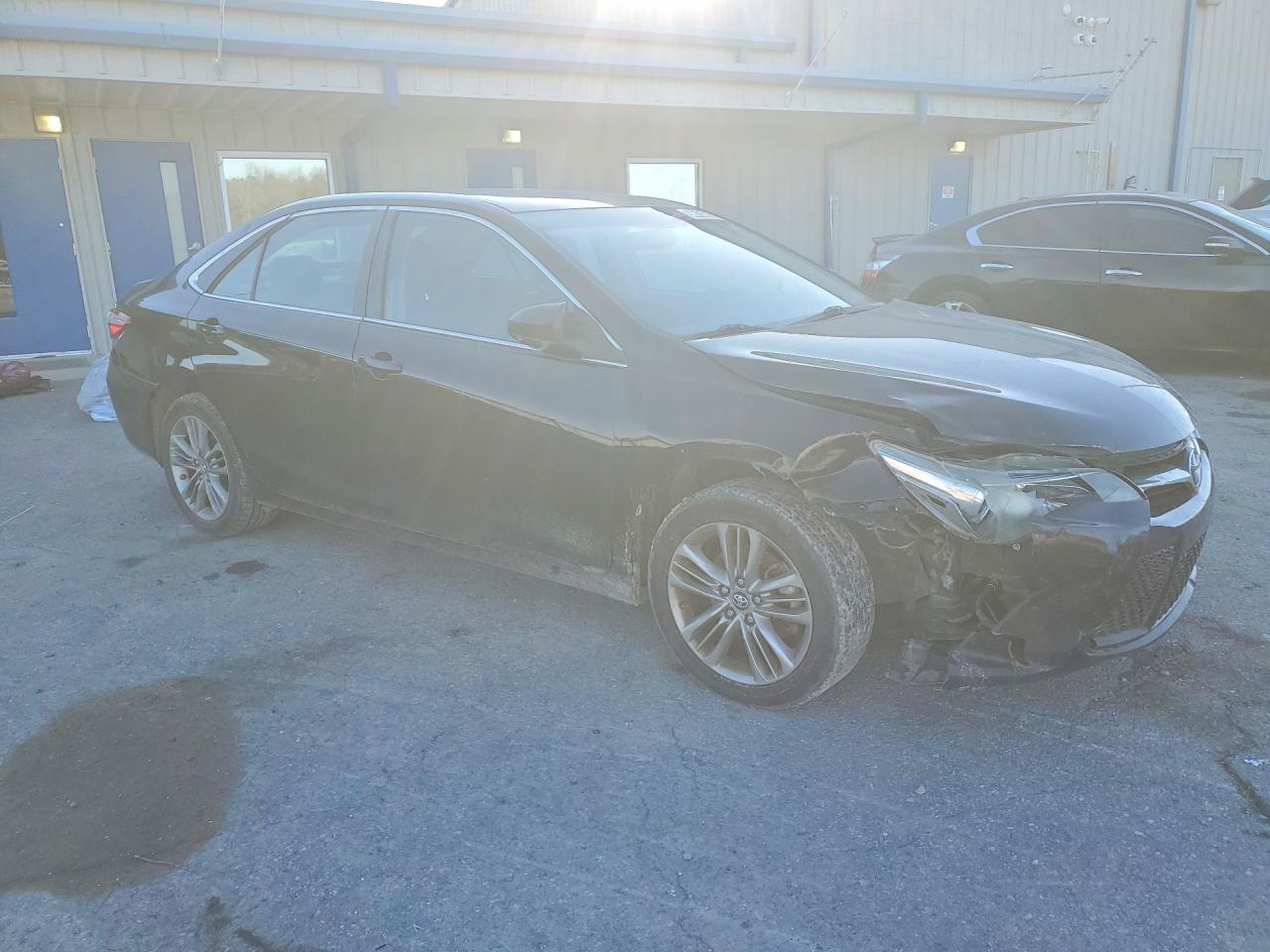 2017 TOYOTA CAMRY LE photo 4