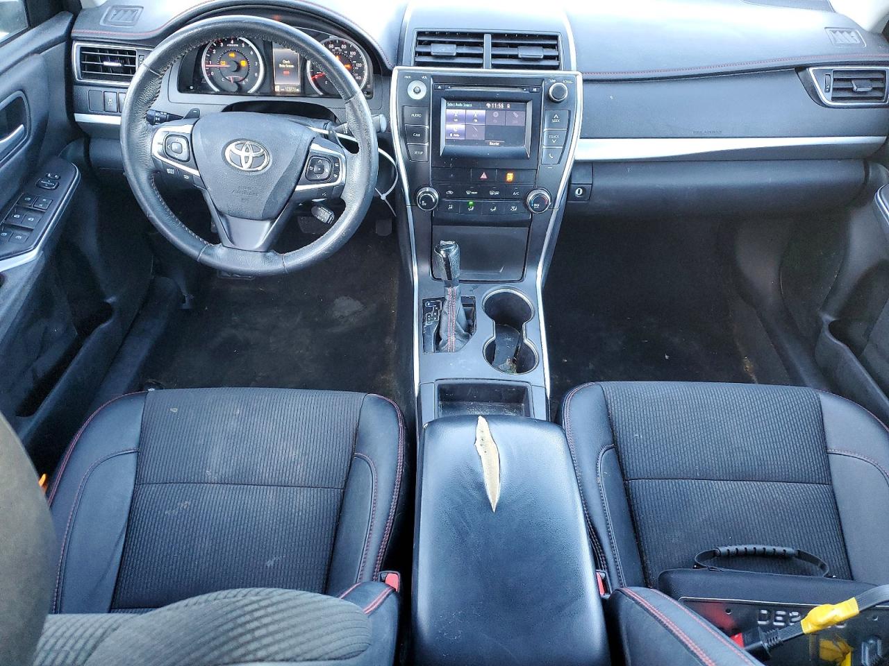 2017 TOYOTA CAMRY LE photo 8