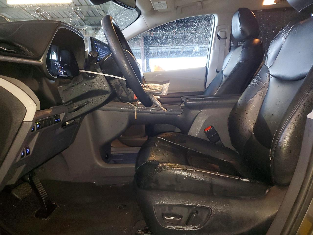 2022 TOYOTA SIENNA LE photo 7