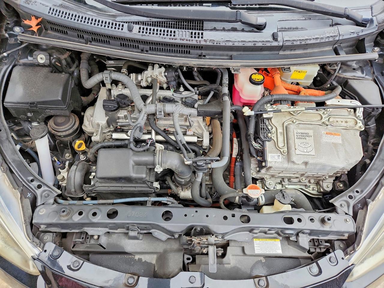 2016 TOYOTA PRIUS C photo 11