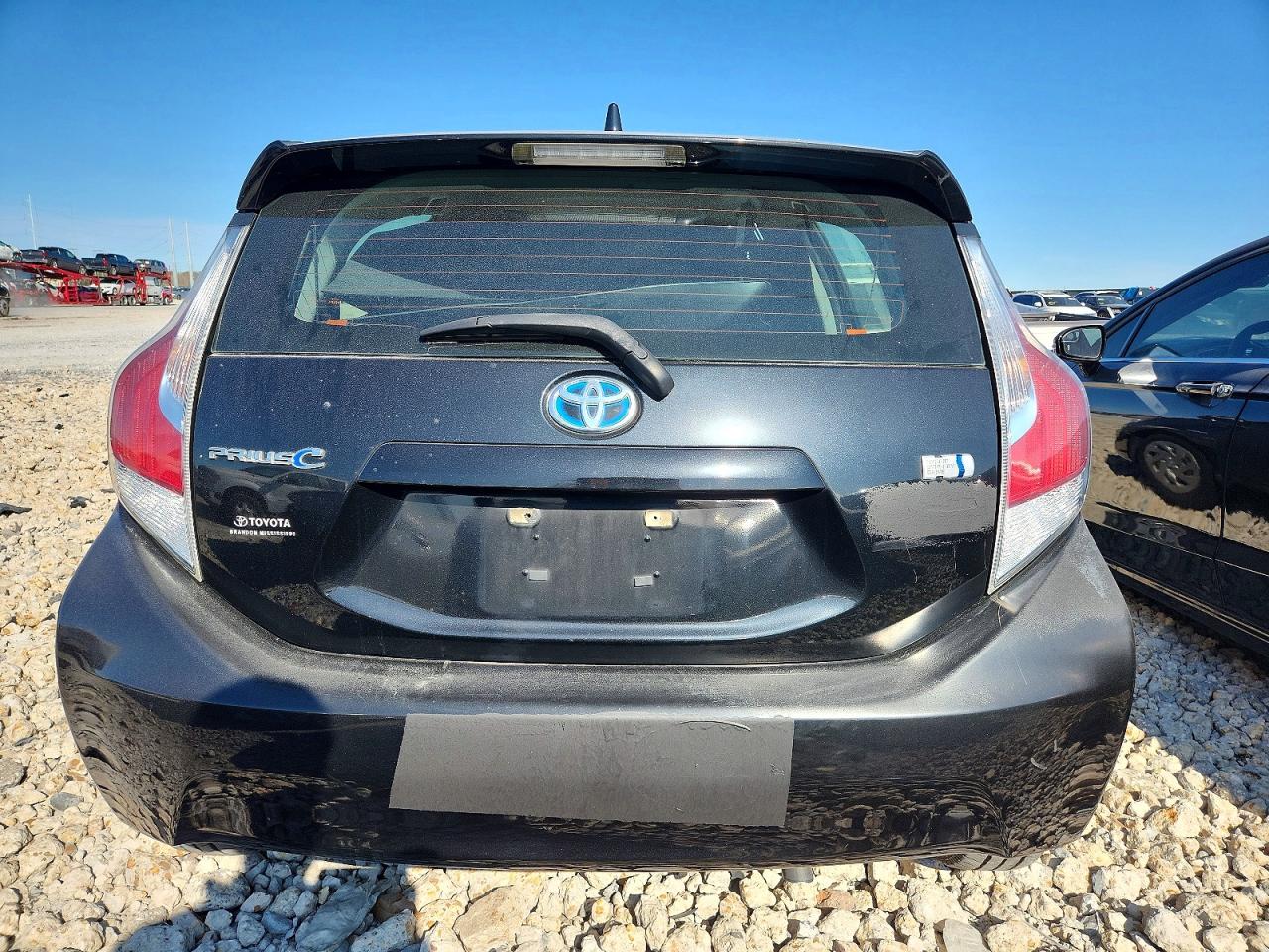2016 TOYOTA PRIUS C photo 6