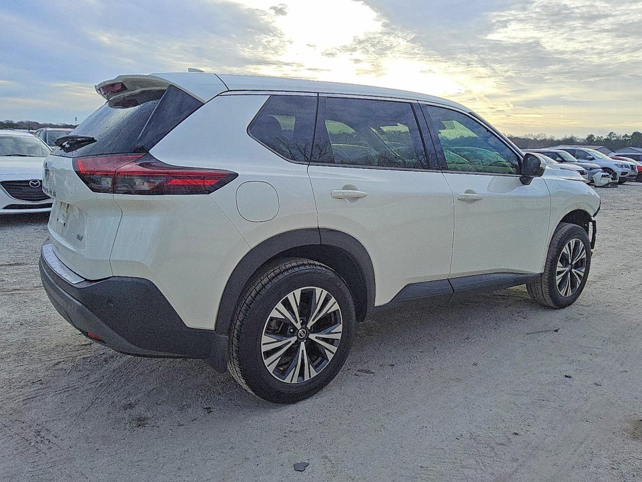 2021 NISSAN ROGUE SV photo 3