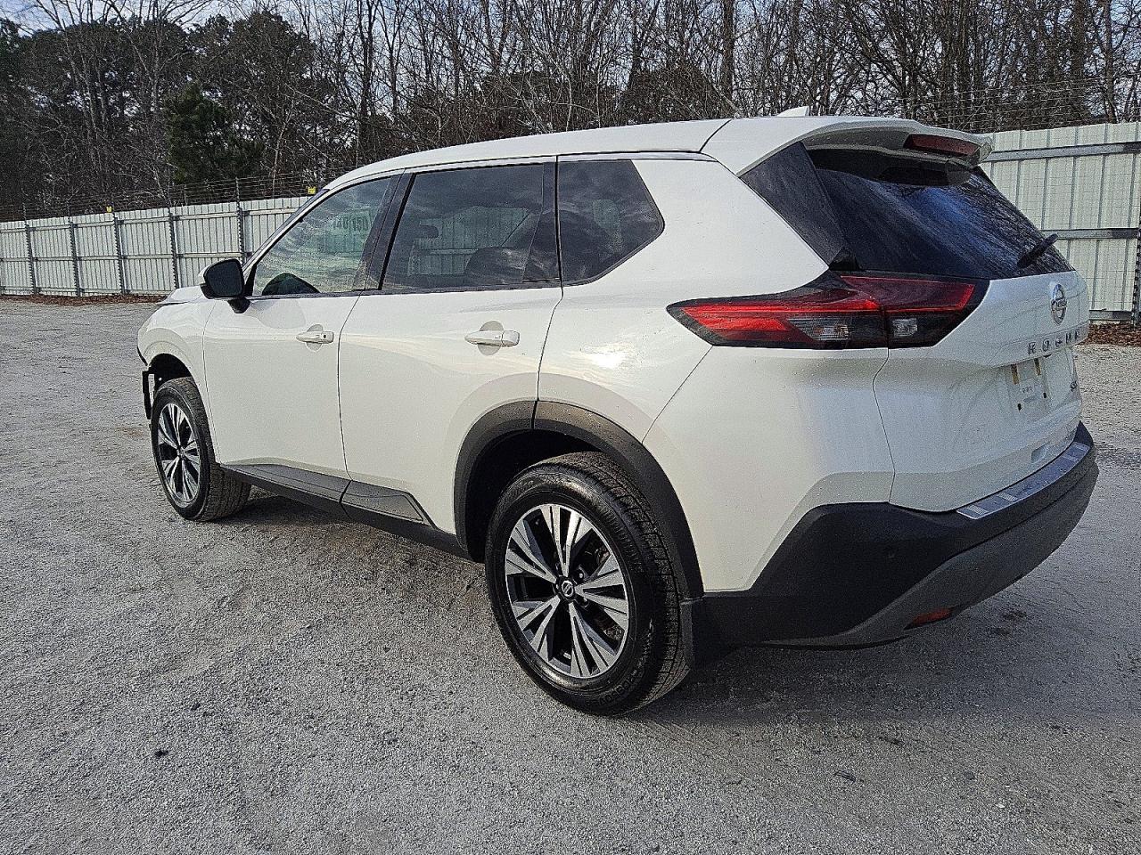2021 NISSAN ROGUE SV photo 2