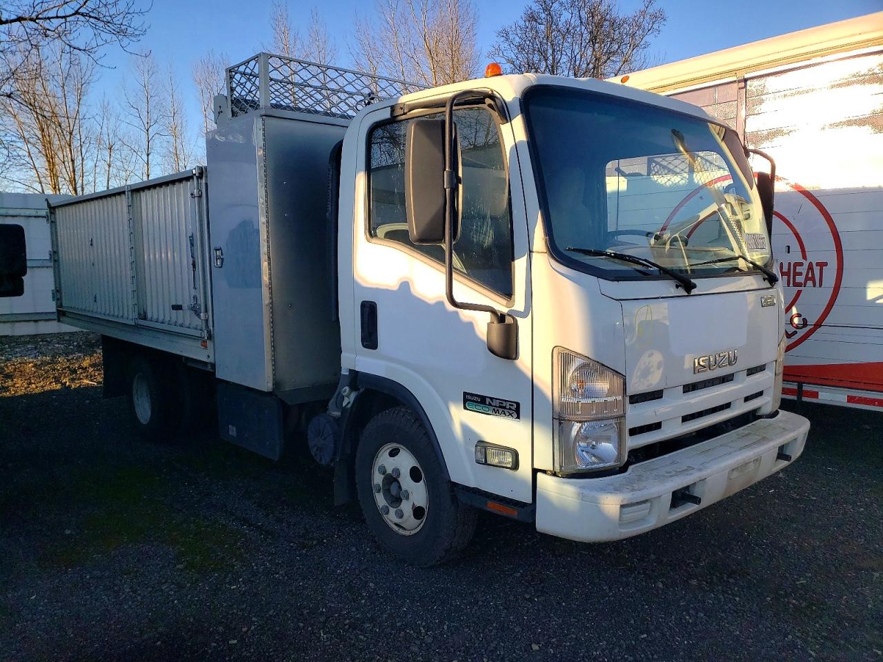 2013 ISUZU NPR photo 4
