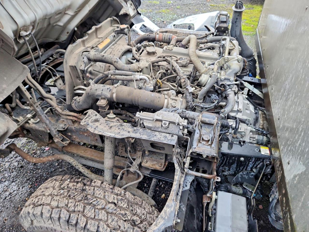 2013 ISUZU NPR photo 11