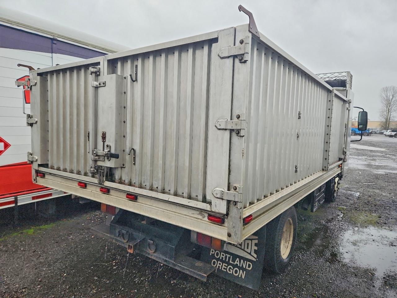 2013 ISUZU NPR photo 3