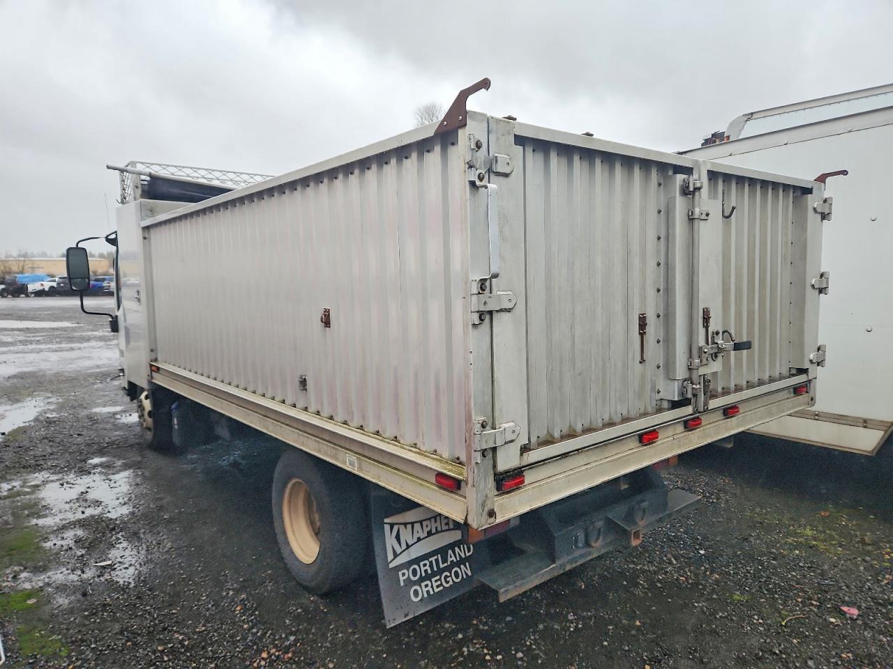 2013 ISUZU NPR photo 2