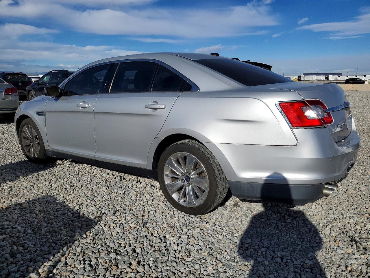 2011 FORD TAURUS LIMITED photo 2