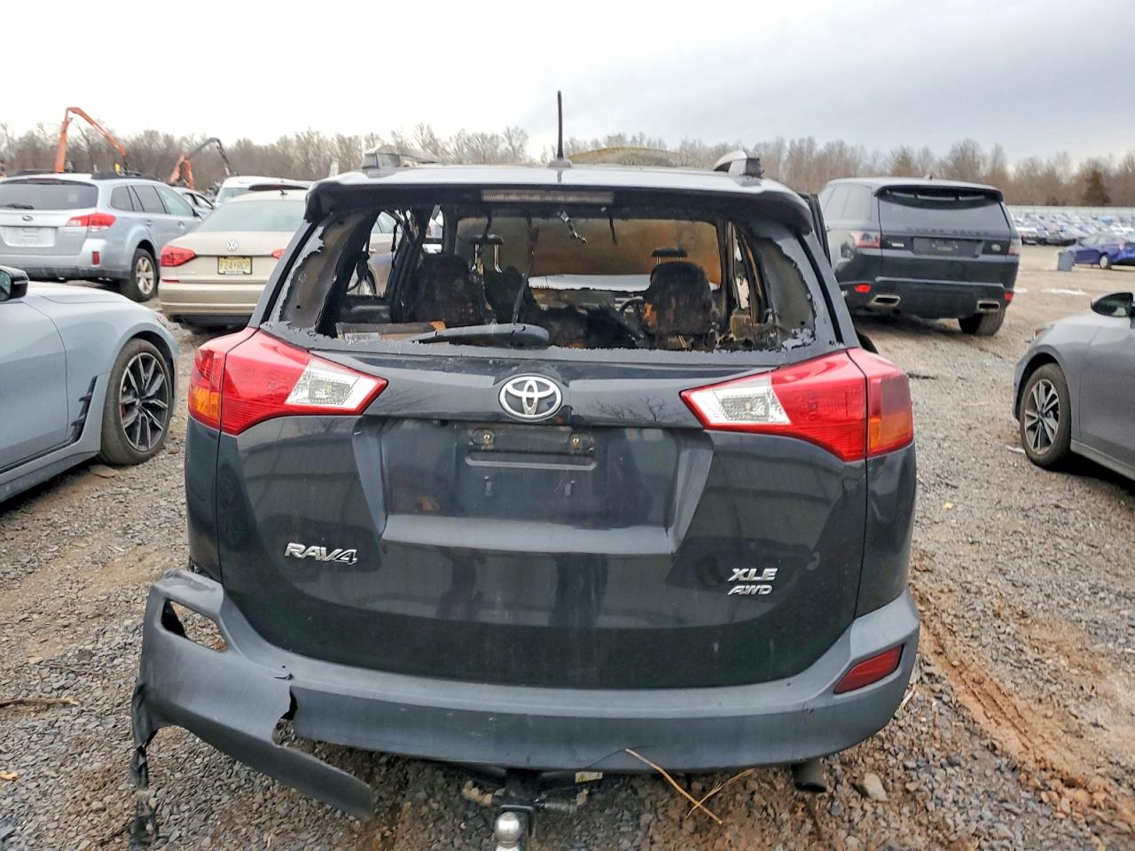 2014 TOYOTA RAV4 XLE photo 6