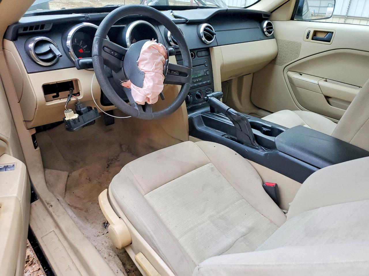 2005 FORD MUSTANG photo 15