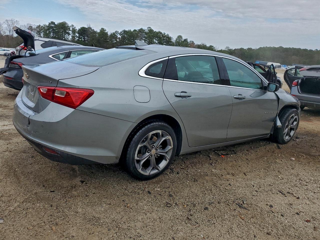 2024 CHEVROLET MALIBU LT photo 5