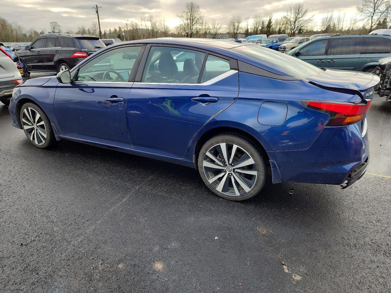 2019 NISSAN ALTIMA SR photo 2