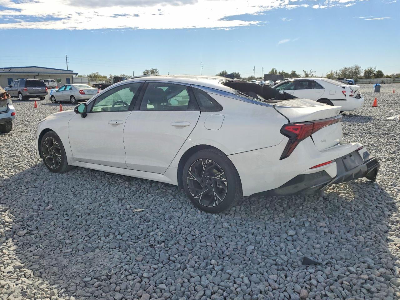 2025 KIA K5 GT LINE photo 2