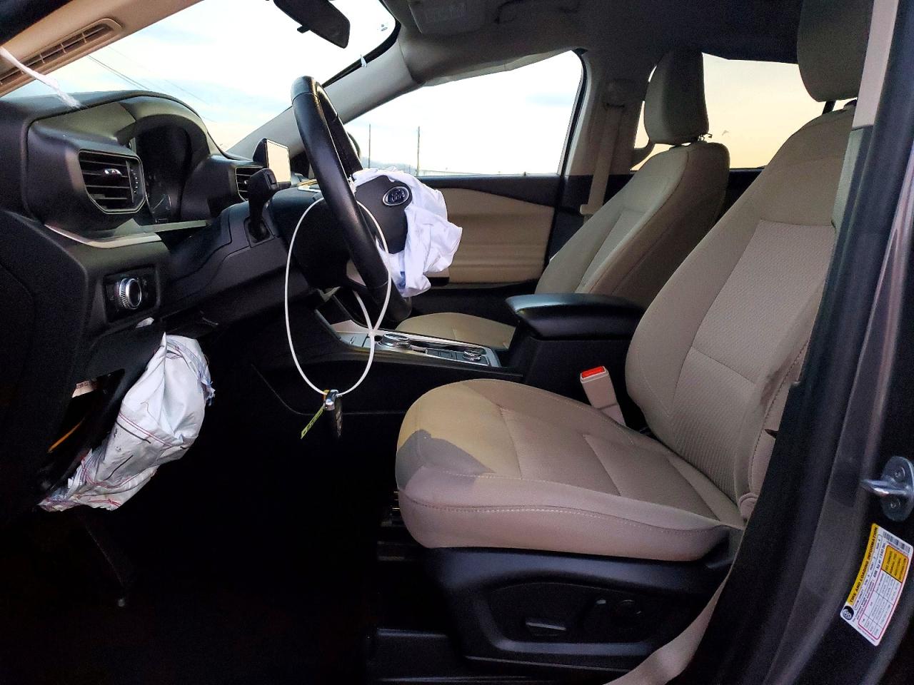2023 FORD EXPLORER XLT photo 7