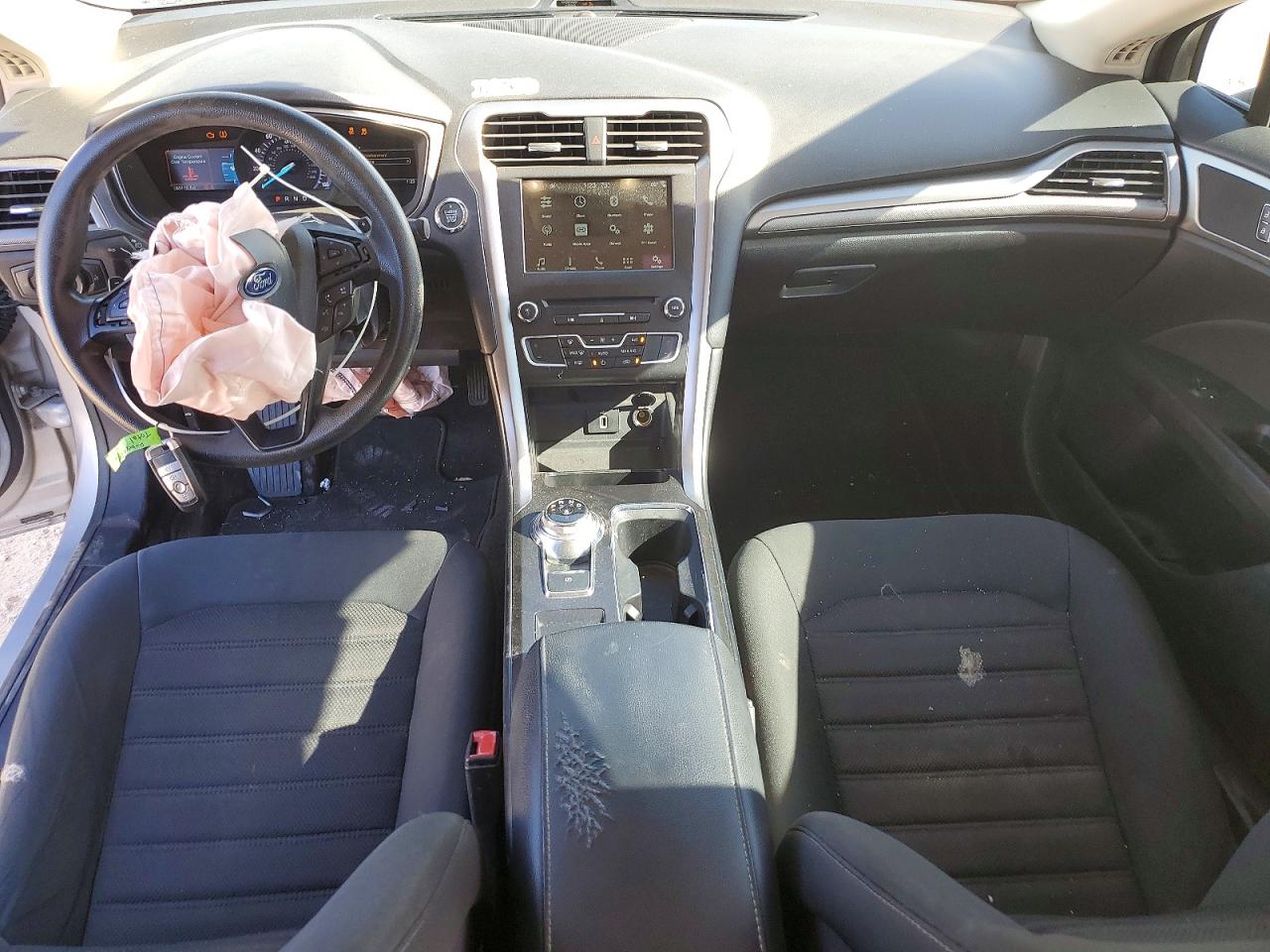 2018 FORD FUSION SE photo 8