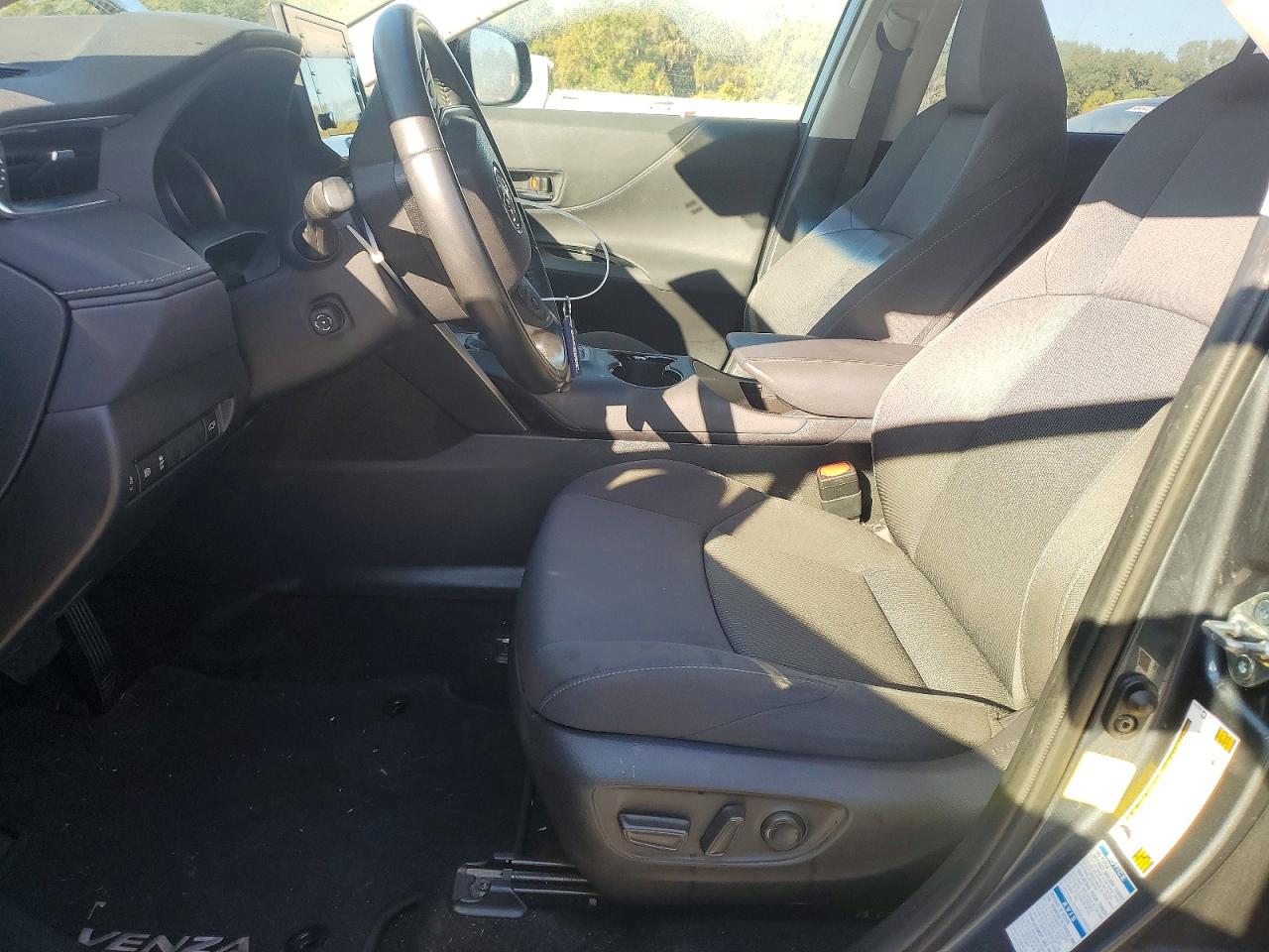 2022 TOYOTA VENZA LE photo 7