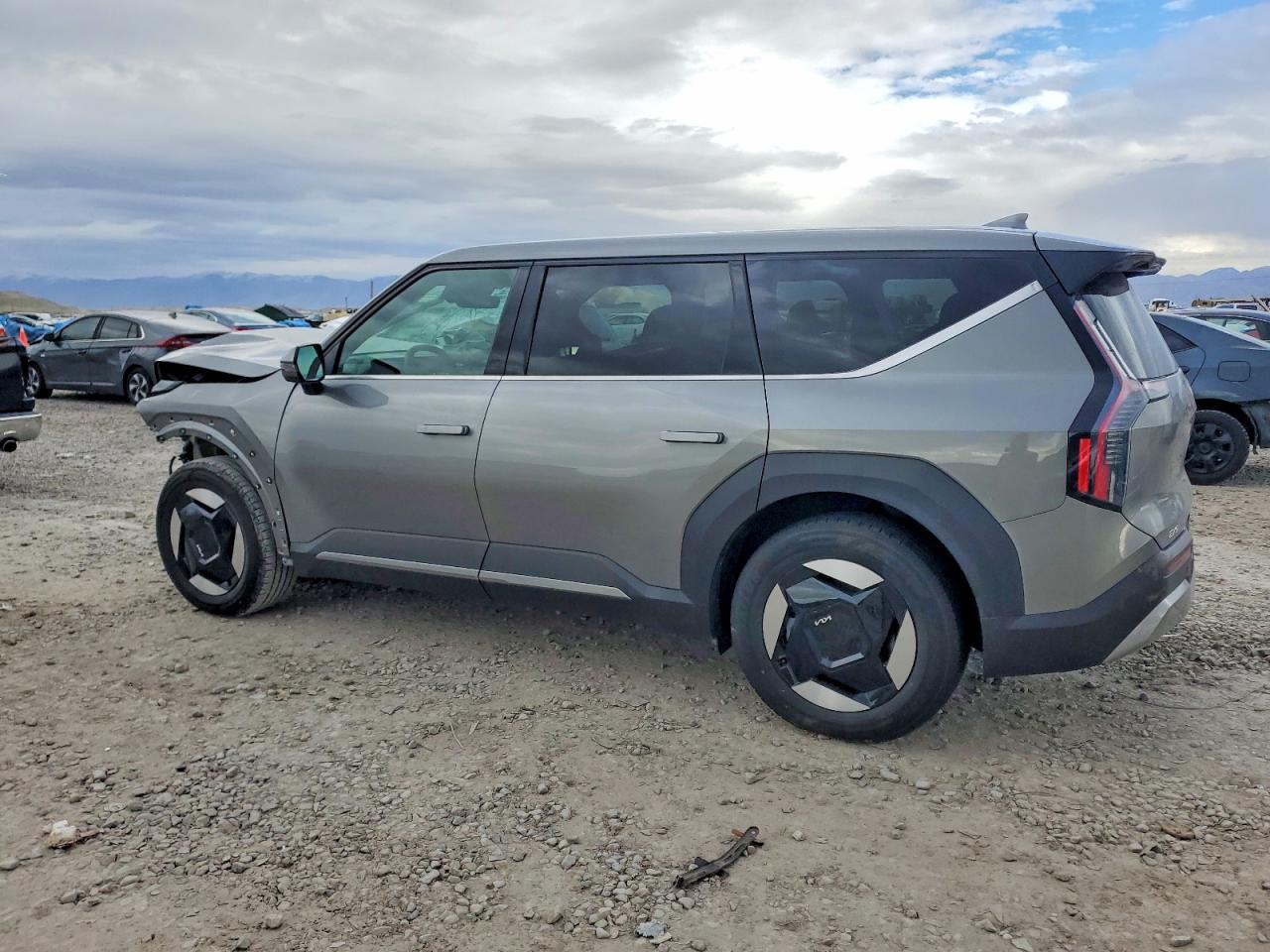 2024 KIA EV9 photo 2