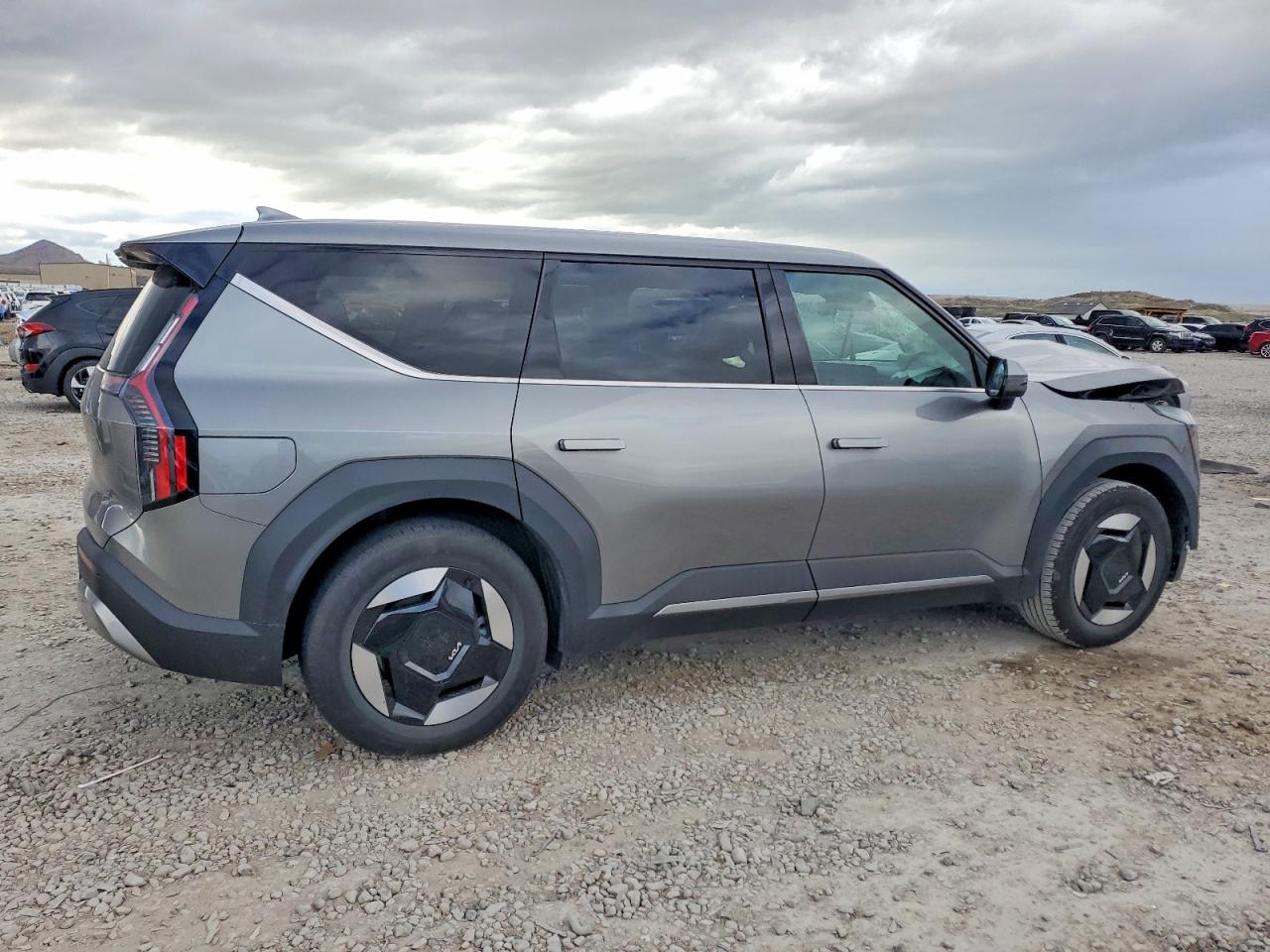 2024 KIA EV9 photo 3