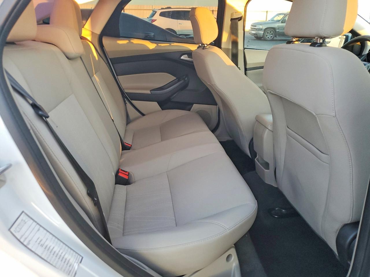 2018 FORD FOCUS SE photo 10