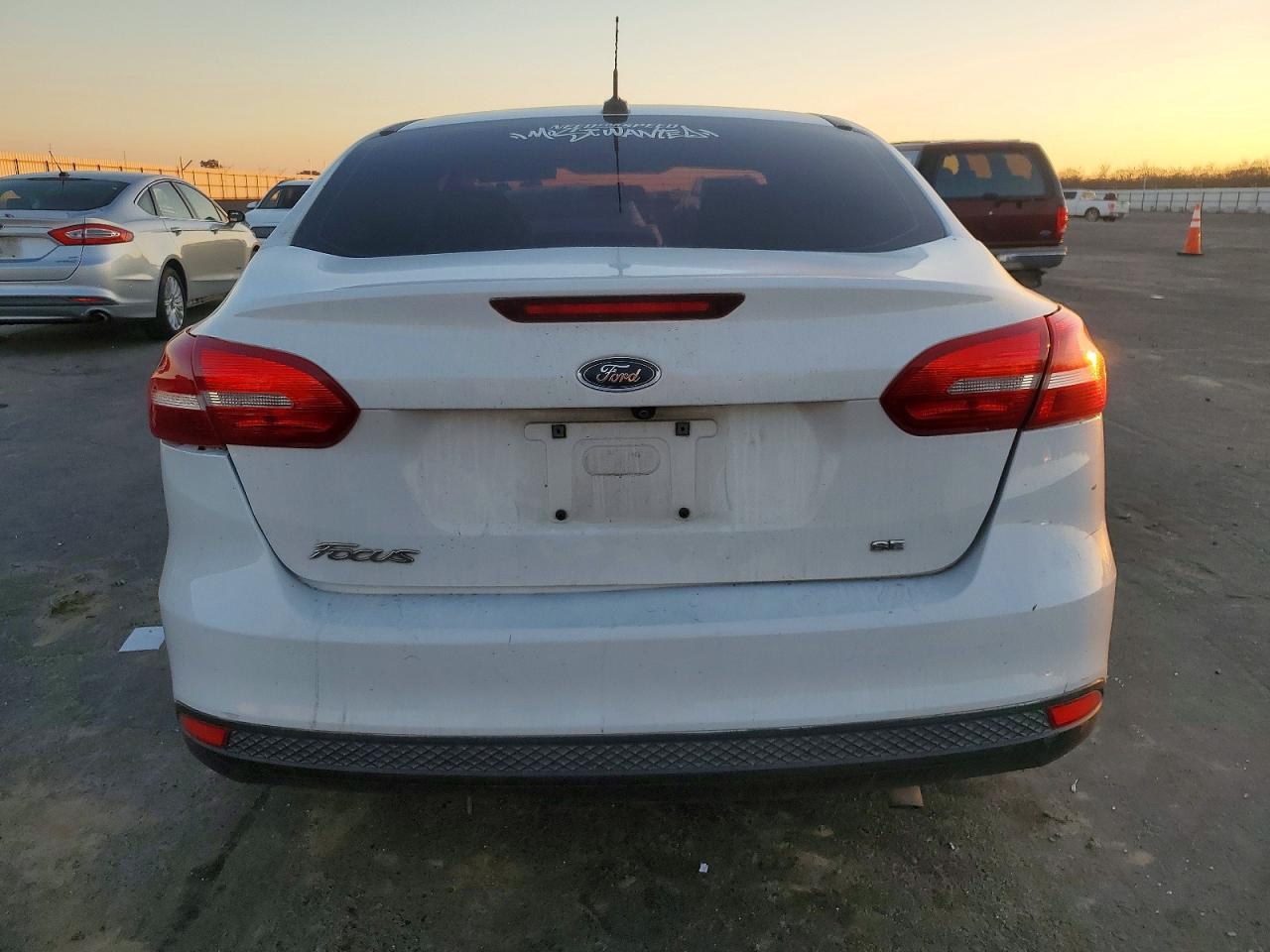 2018 FORD FOCUS SE photo 6