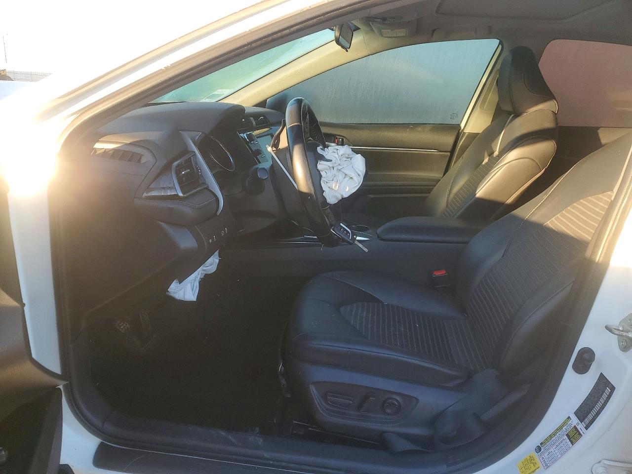 2020 TOYOTA CAMRY SE photo 7