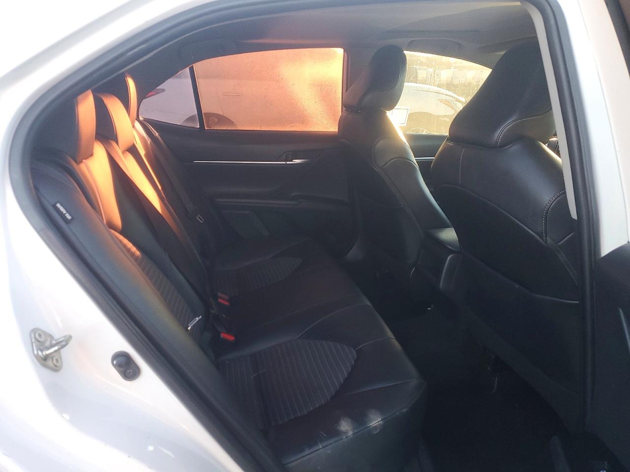 2020 TOYOTA CAMRY SE photo 10