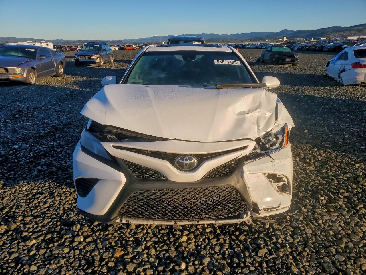 2020 TOYOTA CAMRY SE photo 5