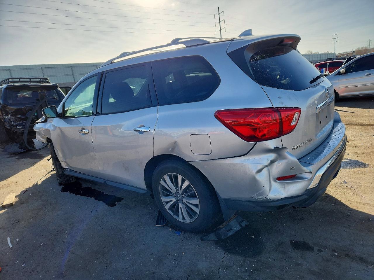 2020 NISSAN PATHFINDER S photo 2